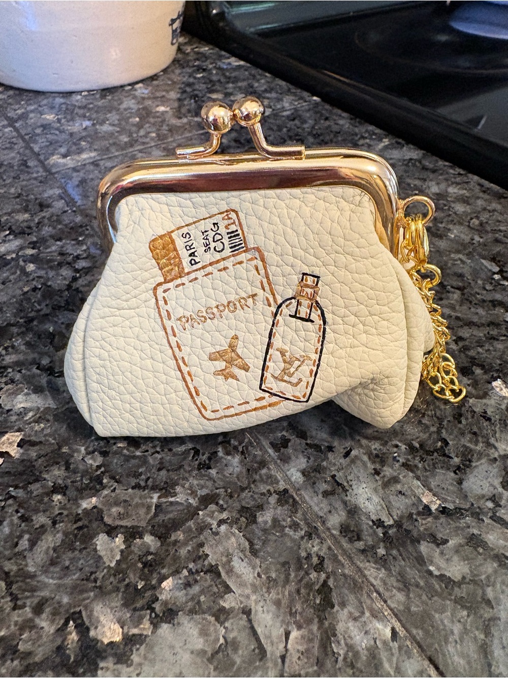 Cream Travel Print Kiss-Lock Coin Purse with Gold Chain Handbag Charm